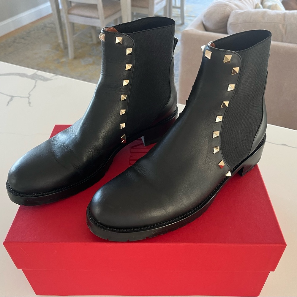 Valentino Garavani Rockstud Leather Chelsea Boots Black Sz 39 / 8.5